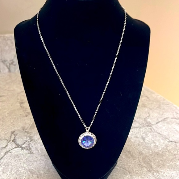 20mm Round Tanzanite Swarovski Crystal Pendant w/ Fine Silver Plated 18” Chain - Picture 1 of 12